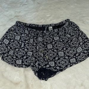 Divided by H&M shorts